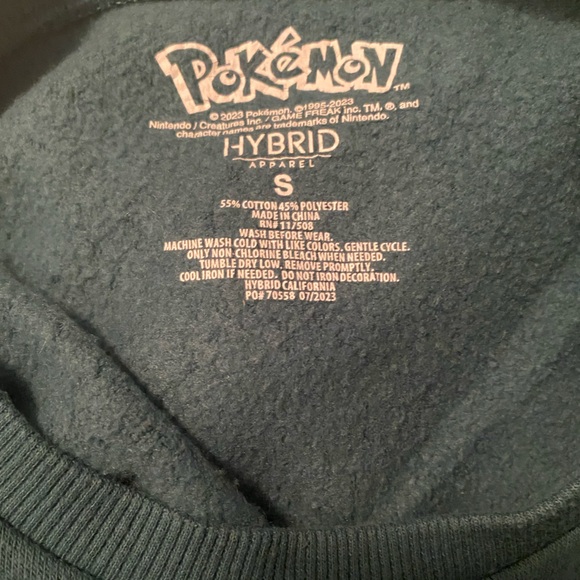 Pokémon Pikachu Christmas  Sweatshirt Size S - Picture 3 of 5